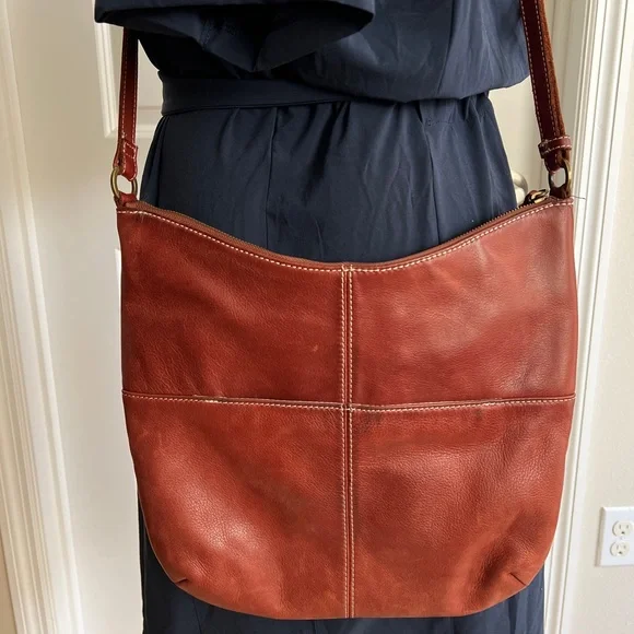 Margot Leather Chestnut Crossbody Purse with Classic Design - Picture 6 of 9